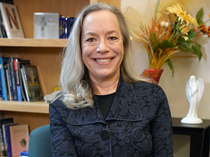 Lincoln woman to present online course